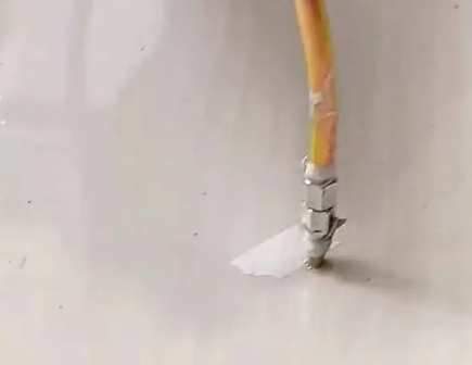 密云瓷砖空鼓维修公司专业解答在瓷砖铺贴过程中，如果使用的砂料过粗（如全部使用了粗砂），可能会导致以下问题